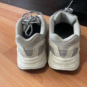 Yeezy v2 Tan size 11